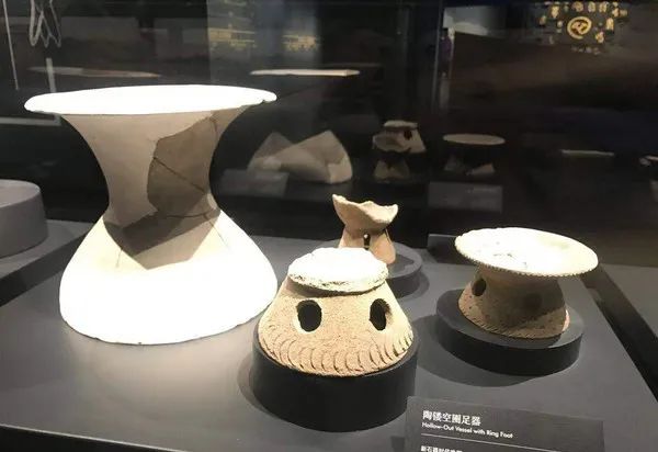 酷似外星人神秘文物，三星堆遗址新出土金面具、象牙