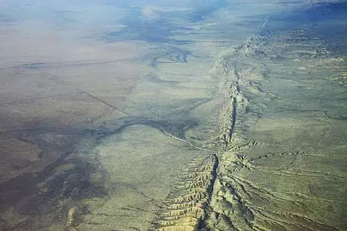 这奇怪的物理现象可能有助于预测大地震袭击